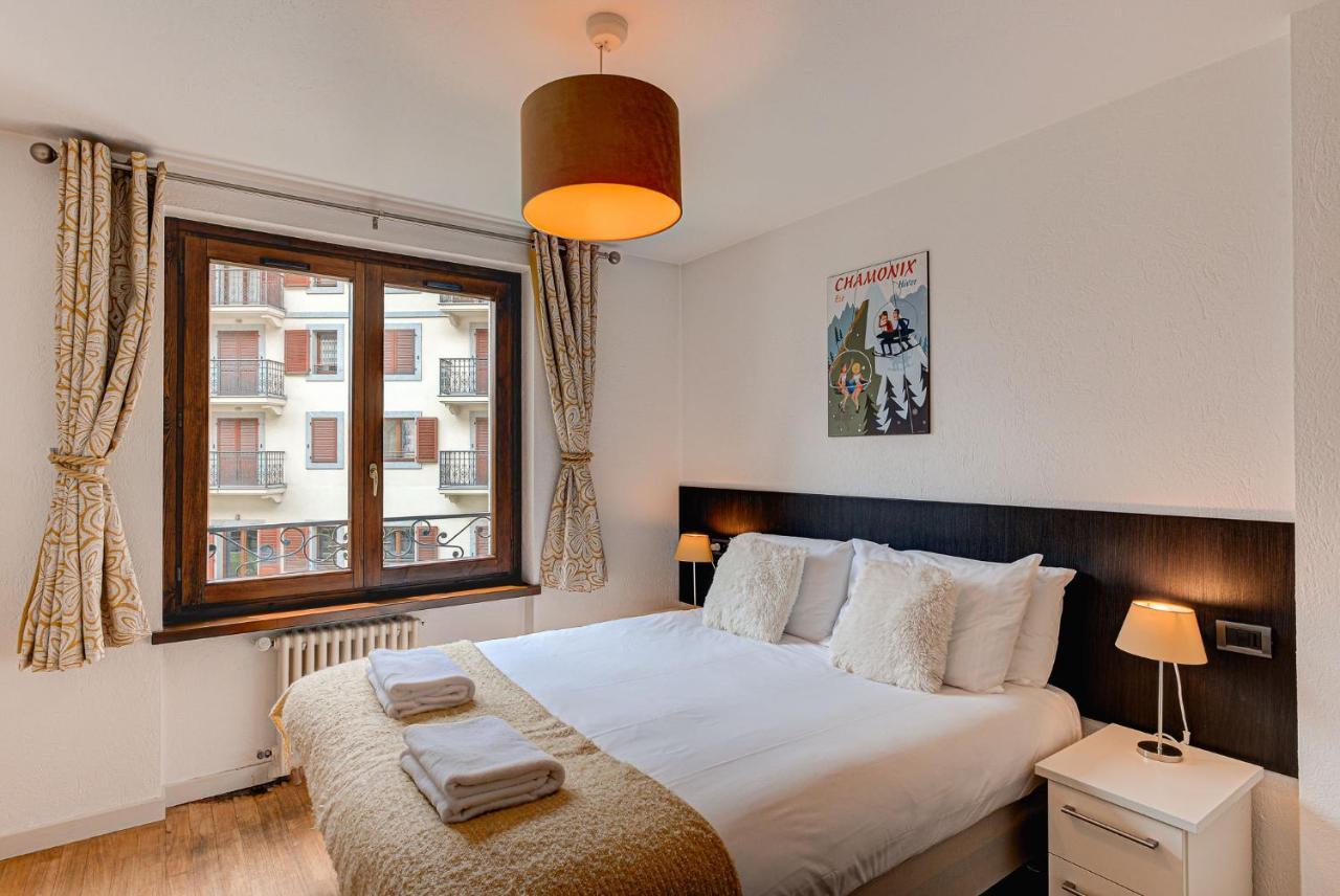 Apartment Cosmiques - Alpes Travel - Central Chamonix - Sleeps 4 外观 照片