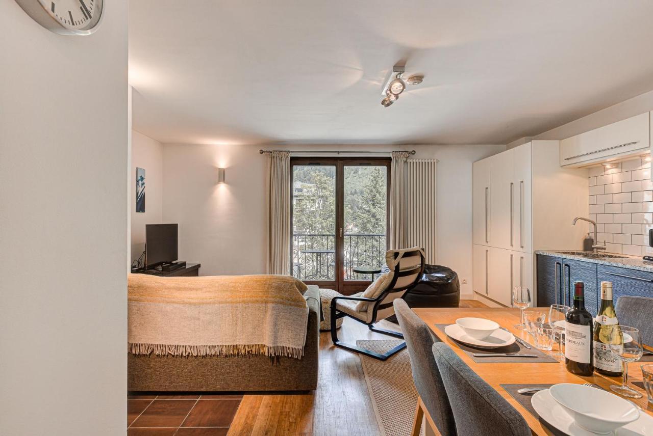 Apartment Cosmiques - Alpes Travel - Central Chamonix - Sleeps 4 外观 照片