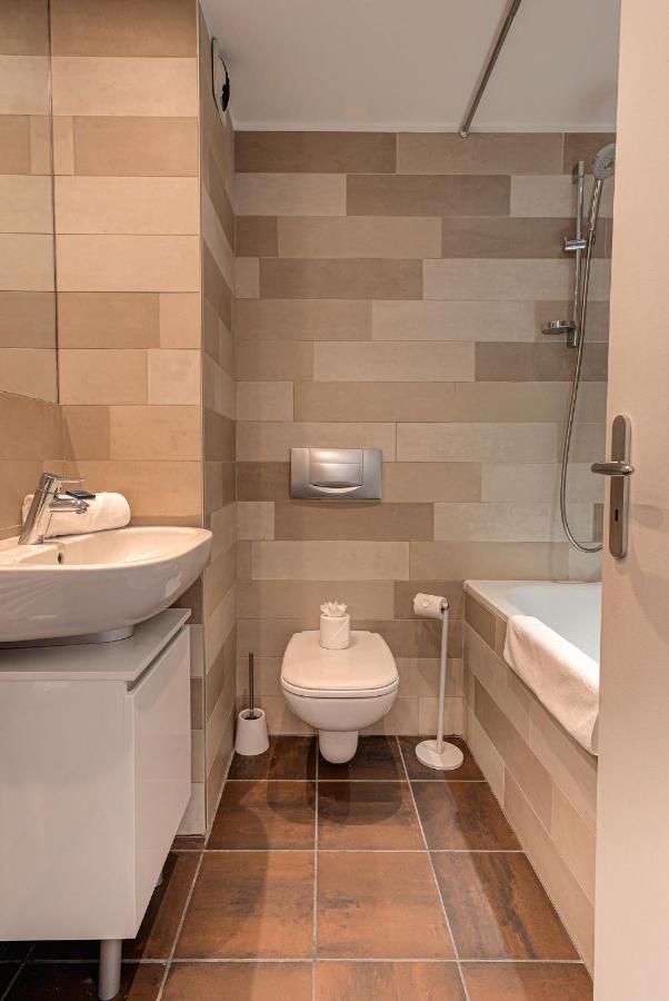 Apartment Cosmiques - Alpes Travel - Central Chamonix - Sleeps 4 外观 照片
