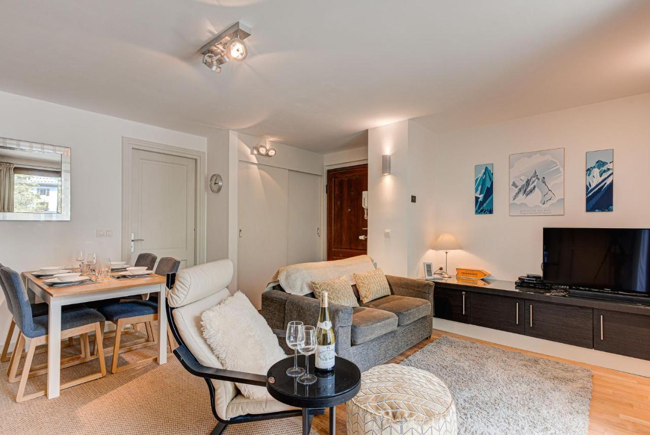 Apartment Cosmiques - Alpes Travel - Central Chamonix - Sleeps 4 外观 照片